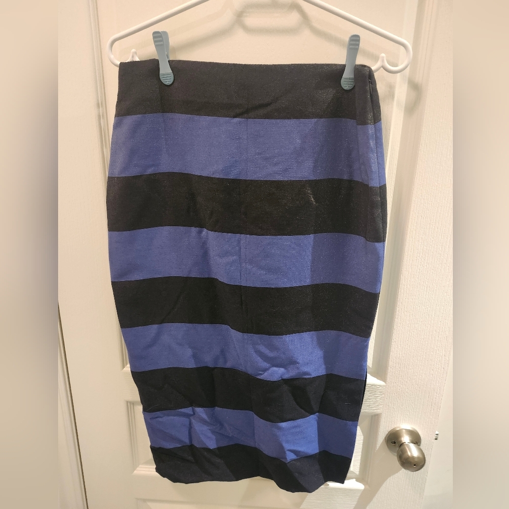 Banana Republic NWT Size 4 Pencil Skirt